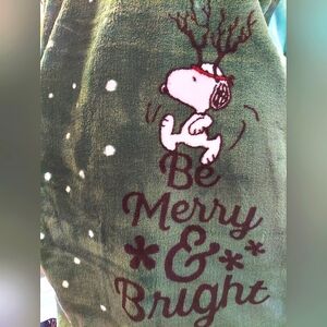 Snoopy Green Holiday Plush Throw